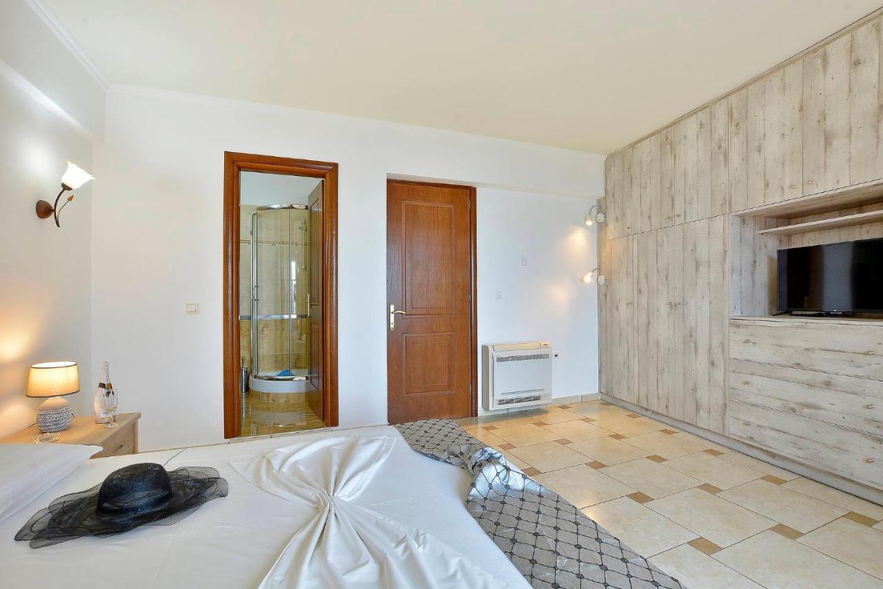 Golden Fox Villa Lakones Exterior photo