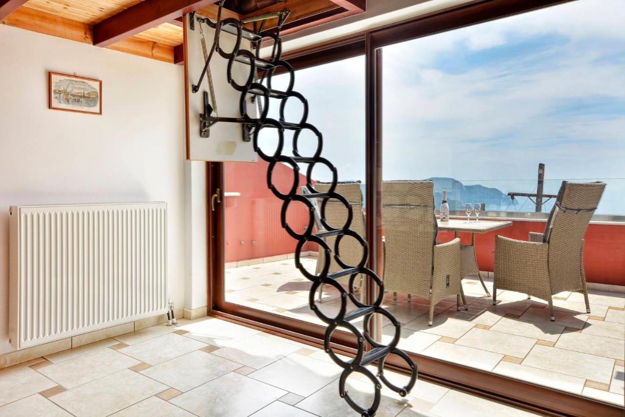 Golden Fox Villa Lakones Exterior photo