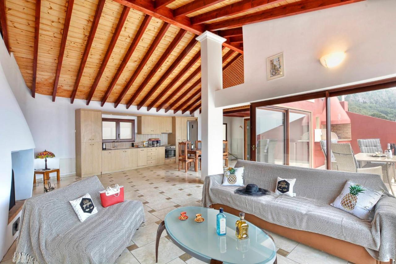 Golden Fox Villa Lakones Exterior photo